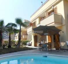 Foto Villa a schiera in vendita a Napoli