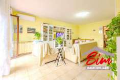 Foto Villa a schiera in vendita a Oleggio