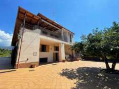 Foto Villa a schiera in vendita a Olevano Sul Tusciano - 5 locali 280mq