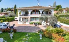Foto Villa a schiera in vendita a Padenghe Sul Garda