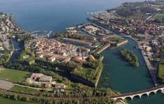 Foto Villa a schiera in vendita a Peschiera Del Garda