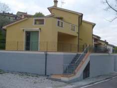 Foto Villa a schiera in vendita a Pistoia - 4 locali 83mq