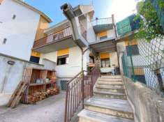 Foto Villa a schiera in vendita a Poggio Mirteto