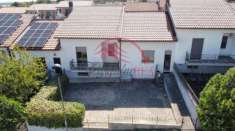 Foto Villa a schiera in vendita a Portocannone - 6 locali 144mq