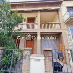Foto Villa a schiera in vendita a Prato - 6 locali 252mq
