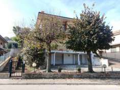 Foto Villa a schiera in vendita a Recanati