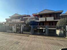 Foto Villa a schiera in vendita a Rho