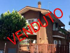 Foto Villa a schiera in vendita a Roma