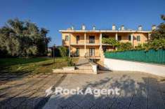 Foto Villa a schiera in vendita a Roma
