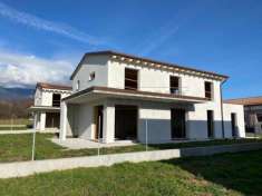 Foto Villa a schiera in vendita a San Zenone Degli Ezzelini - 4 locali 170mq