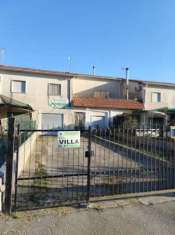 Foto Villa a schiera in vendita a Santi Cosma E Damiano