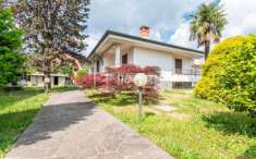 Foto Villa a schiera in vendita a Saronno