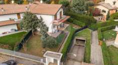 Foto Villa a schiera in vendita a Scanzorosciate - 4 locali 218mq