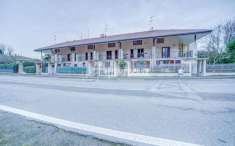 Foto Villa a schiera in vendita a Sesto Calende