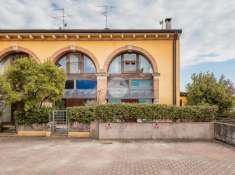 Foto Villa a schiera in vendita a Sommacampagna