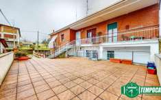 Foto Villa a schiera in vendita a Valenza