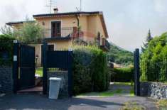 Foto Villa a schiera in vendita a Viagrande - 6 locali 217mq