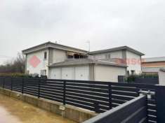 Foto Villa a schiera in vendita a Viano - 4 locali 168mq