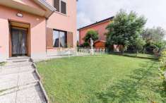 Foto Villa a schiera in vendita a Vimercate