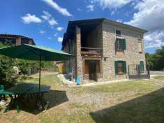 Foto Villa a schiera in vendita a Zavattarello