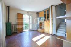 Foto Villa bifamiliare con giardino ed ampi spazi a Fusignano