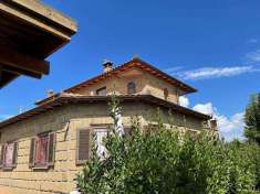 Foto VILLA BIFAMILIARE IN VENDITA � ZONA TRANQUILLA, IMMERSA NEL VERD