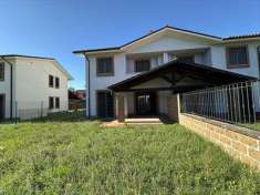 Foto Villa bifamiliare in Vendita, 160 mq (Civita Castellana)