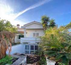 Foto Villa Bifamiliare in Vendita, 3,5 Locali, 111 mq, Roma