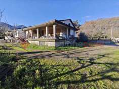 Foto Villa bifamiliare in Vendita, 330 mq (Mercato San Severino)