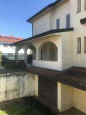 Foto Villa Bifamiliare in Vendita, 4 Locali, 150 mq, Macherio