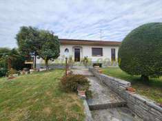 Foto Villa Bifamiliare in Vendita, 5 Locali, 138 mq, Varallo Pombia