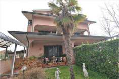 Foto Villa Bifamiliare in Vendita, 5 Locali, 290 mq, Brugherio