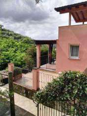Foto Villa Bifamiliare in Vendita, pi di 6 Locali, 160 mq, Seravezza