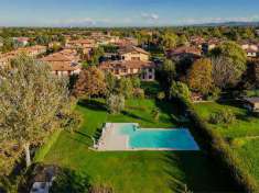 Foto Villa Bifamiliare in Vendita, pi di 6 Locali, 176,66 mq, Reggio
