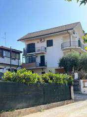 Foto Villa Bifamiliare in Vendita, pi di 6 Locali, 179 mq, Ceccano