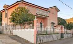 Foto Villa Bifamiliare in Vendita, pi di 6 Locali, 180 mq, Ceriale