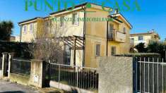 Foto Villa Bifamiliare in Vendita, pi di 6 Locali, 185 mq, Lamezia T