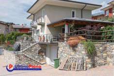 Foto Villa Bifamiliare in Vendita, pi di 6 Locali, 199 mq, Aosta