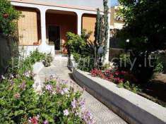 Foto Villa bifamiliare in Vendita, pi di 6 Locali, 2 Camere, 160 mq