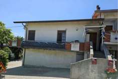 Foto Villa Bifamiliare in Vendita, pi� di 6 Locali, 200,6 mq, Monteca