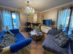 Foto Villa Bifamiliare in Vendita, pi di 6 Locali, 200 mq, Campoross