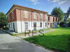 Foto Villa Bifamiliare in Vendita, pi di 6 Locali, 200 mq, Lugo
