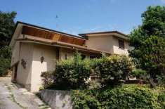 Foto Villa Bifamiliare in Vendita, pi di 6 Locali, 204 mq, Montevial