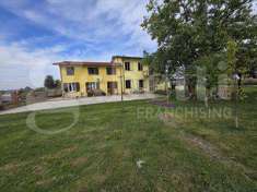 Foto Villa bifamiliare in Vendita, pi di 6 Locali, 220 mq (Melara)