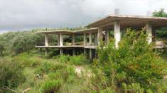Foto Villa bifamiliare in Vendita, pi di 6 Locali, 300 mq (MONTECORV