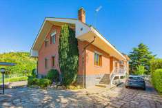 Foto Villa bifamiliare in Vendita, pi di 6 Locali, 305 mq (Caselette