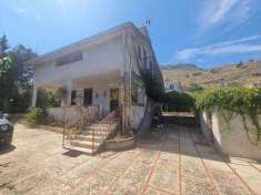 Foto Villa bifamiliare in Vendita, pi di 6 Locali, 4 Camere, 153 mq
