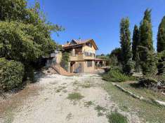 Foto Villa bifamiliare in Vendita, pi di 6 Locali, 4 Camere, 203 mq