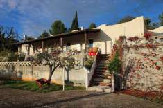 Foto Villa bifamiliare in Vendita, pi di 6 Locali, 4 Camere, 250 mq