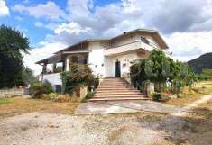 Foto Villa bifamiliare in Vendita, pi di 6 Locali, 400 mq (Avezzano)
